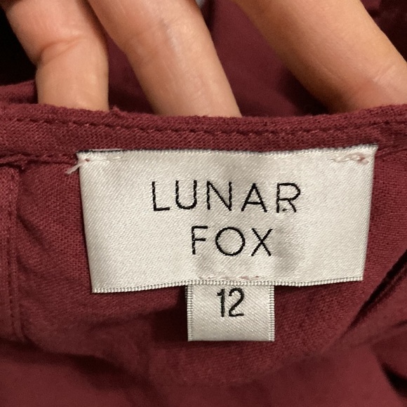 Women's Chic Burgundy Blouse - Picture 14 of 15